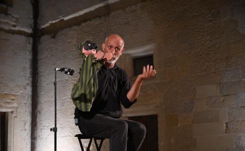 Domenica 2 febbraio | COLLEPASSO (LE) | "Bertuccia all’inferno" di Ura Teatro per Briciole, rassegna teatrale per bambini e famiglie