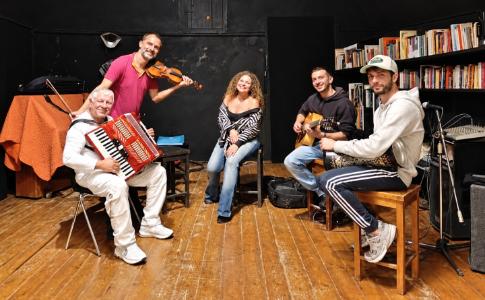 Domenica 18 ottobre | CORIGLIANO D'OTRANTO | Kelmo per Note alla controra! all'Art&Lab Lu Mbroia